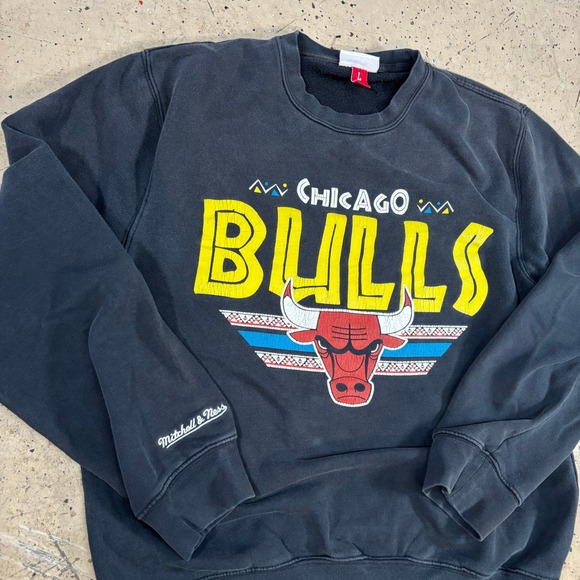 Mitchell & Ness Chicago Bulls Sweatshirt Mens Large Black Graphic Crewneck NBA - Picture 5 of 7